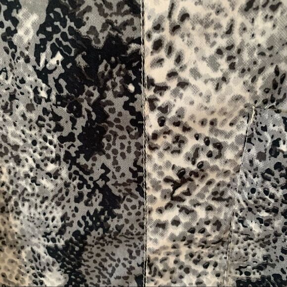 W118 by Walter‎ Baker Florentine Grey Black Snakeskin Pocket Blouse - Picture 6 of 8